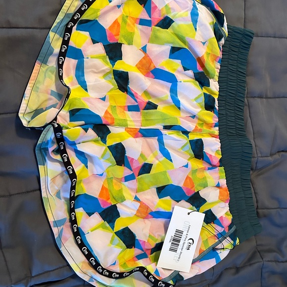 Zyia sprinter shorts - Picture 3 of 4